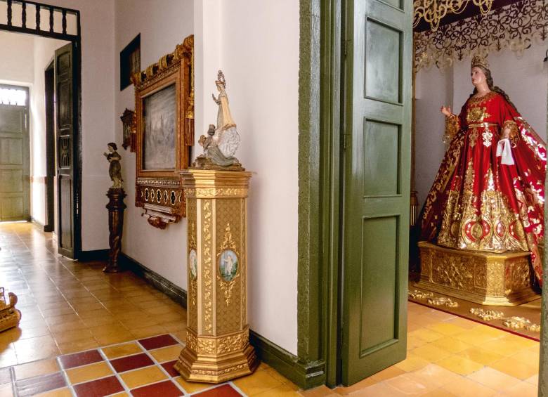 La casa de Guillermo Arteaga se vuelve cada año un museo religioso. FOTO LAURA FRANCO.