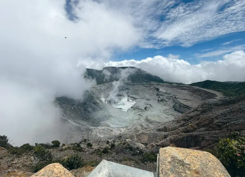 Hay volcanes activos que se pueden visitar, como el Poás, a una hora en carro de la capital San José de Costa Rica. FOTO: Nicolás Rivera G.