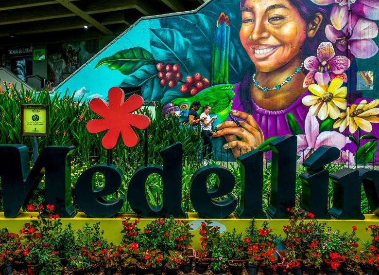 Los murales fueron instalados en algunos de los sectores centrales del Pueblito Paisa. FOTO: Julio César Herrera