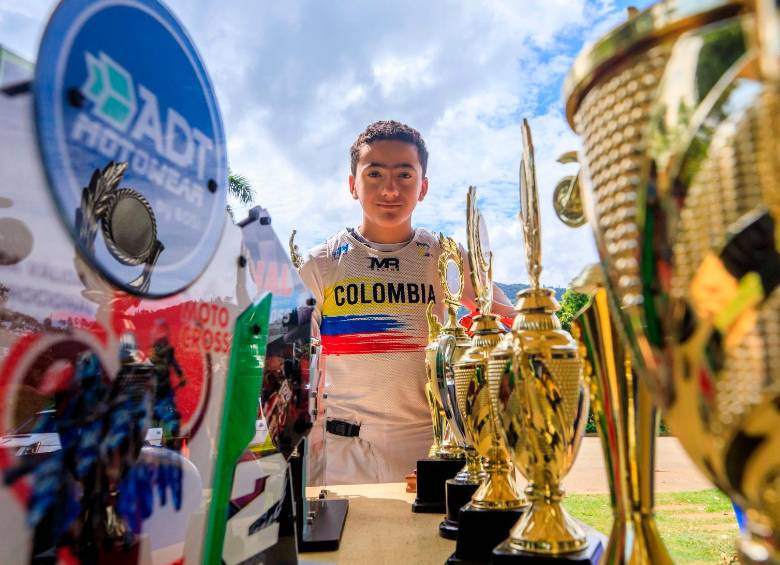 Trofeos de Valentino en sus 5 años de carrera deportiva. Foto: Camilo Suárez.