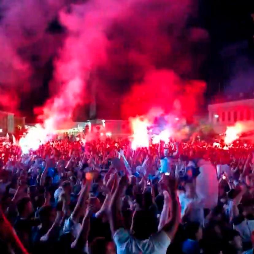En Sarajevo, Bosnia, celebraron hasta la madrugada. FOTO: <b>Captura </b>
