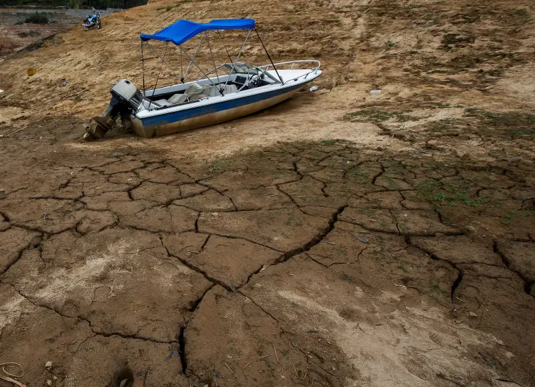 El fenómeno de El Niño en Colombia se percibe en menos lluvias, más calor, mayor riesgo de incendios forestales y problemas en el suministro de agua y de energía eléctrica. Foto: Julio César Herrera Echeverri