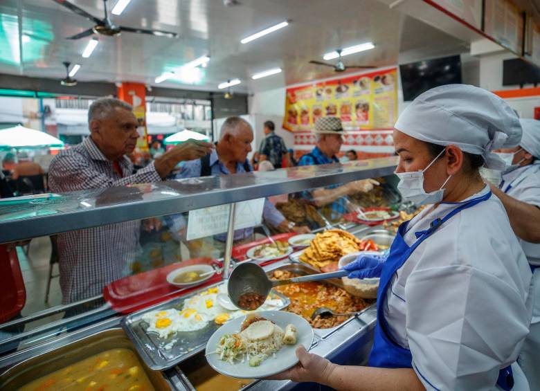 La plaza Minorista es de los lugares que maneja los precios más cómodos en almuerzos. Este es el restaurante Los Combinados. Foto: eSNEYDER gutiérrez