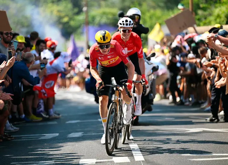 Momento en que Jonas Abrahamsen toma la delantera para vencer en el Tour. FOTO GETTY 