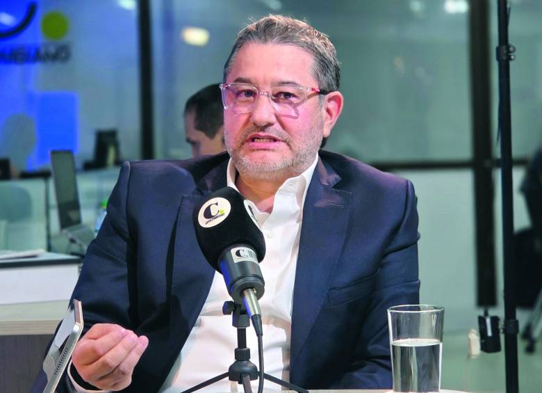 Orlando Uribe Villa, el secretario de Hacienda de Medellín, no es un hombre muy mediático, aunque maneja las finanzas de uno de los conglomerados públicos más grandes y acaudalados del país. Foto: EL COLOMBIANO.