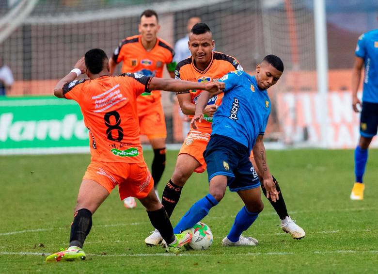 El equipo naranja superó 1-0 al dorado en el Polideportivo Sur, en el último partido entre ambos, en la Liga 1. FOTO Camilo Suárez