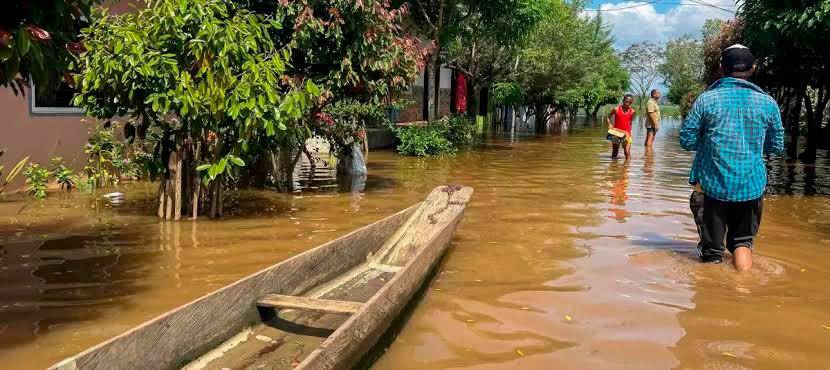 La Contraloría General advirtió que, pese al recaudo de $7,59 billones para atender la emergencia climática, los recursos aún no se reflejan en inversiones ni pagos efectivos en los sectores responsables. FOTO: AFP