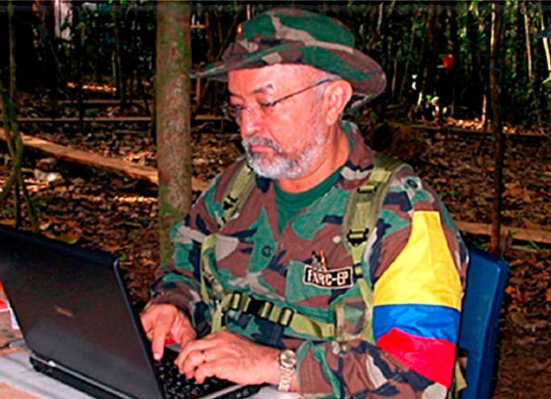 Los correos encontrados en el computador de Raúl muestran la relación de las extintas Farc con Chávez y Maduro. FOTO Cortesía