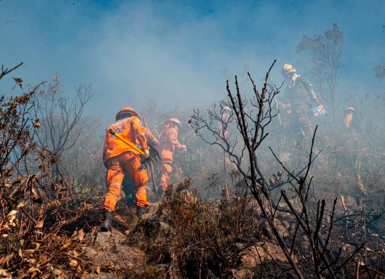 Incendios buena parte de Bogotá presenta calidad “regular” del aire; ya dieron