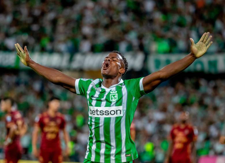 Andrés Román es un lateral que constantemente va al ataque y termina en posición de gol. En los últimos meses le costó recuperar su mejor versión, pero la está alcanzando otra vez. FOTO jUAN aNTONIO sÁNCHEZ 