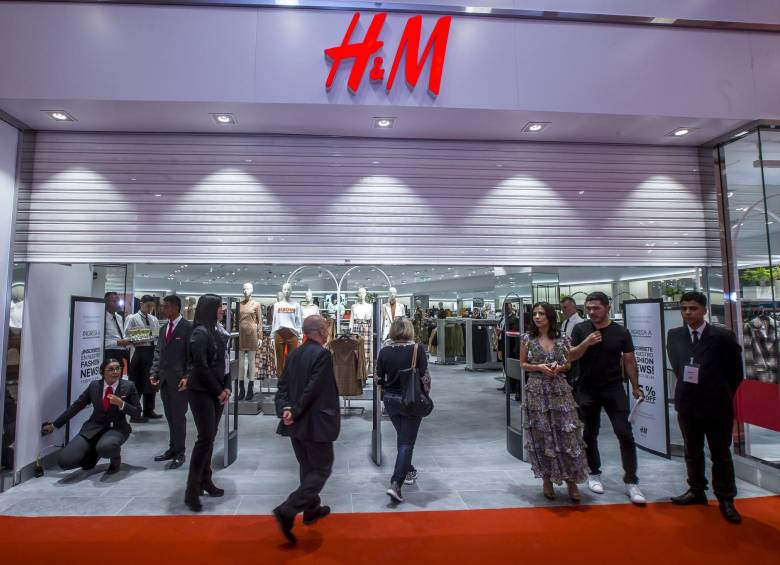 La operación de la empresa en Colombia inició en 2017 bajo el nombre de H&M Hennes & Mauritz Colombia S.A.S. Con alrededor de 20 tiendas. Foto: Juan Antonio Sánchez