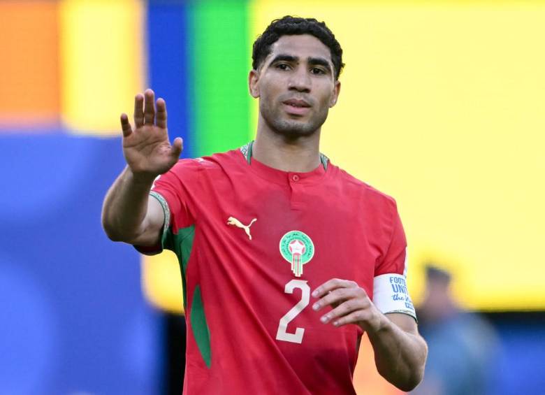 Achraf Hakimi, defensa del París Saint-Germain y de la selección de Marruecos, durante una rueda de prensa en el Mundial de Estados Unidos. El futbolista será juzgado en Francia por una denuncia de presunta violación presentada en 2023. FOTO: AFP.