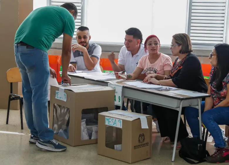 Los ciudadanos seleccionados como jurados podrán consultar en línea el lugar, fecha y hora de su capacitación electoral. Foto: Camilo Suárez