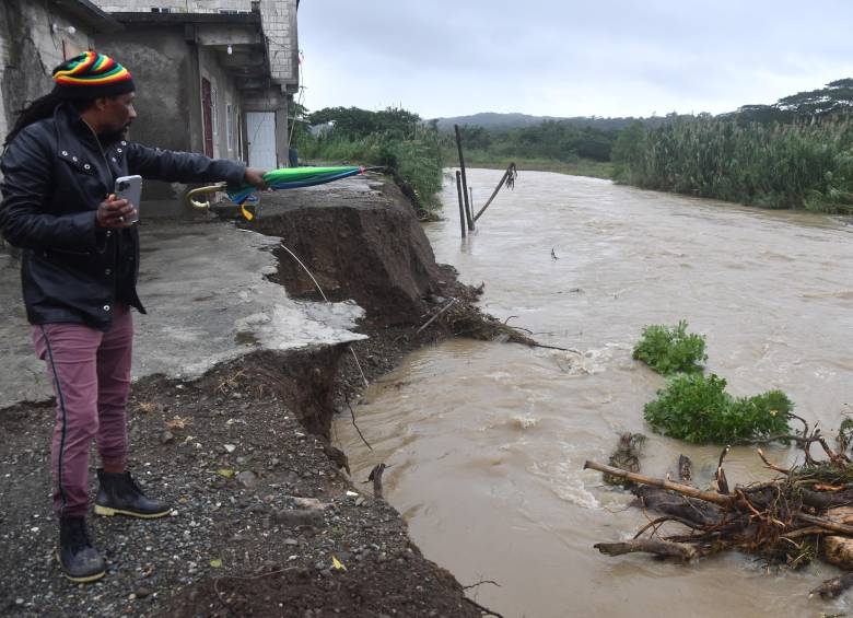  Jamaica tras el paso del huracán Melissa, que tocó tierra en el suroeste de la isla como un poderoso huracán categoría 5 con vientos máximos sostenidos de hasta 295 kilómetros por hora, según el Centro Nacional de Huracanes de Estados Unidos. FOTO: Xinhua/Jamaica Observer
