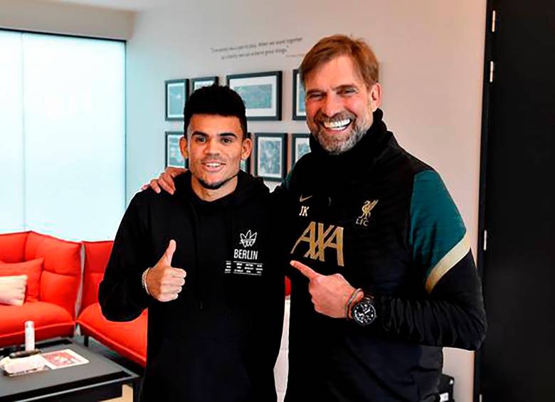 Klopp llegó al banco técnico del Liverpool el 8 de octubre de 2015. Luis Díaz, uno de sus mejores fichajes. Ian Graham (derecha) fue uno de los últimos en presentarse ante el alemán tras su arribo a Los Reds FOTO getty