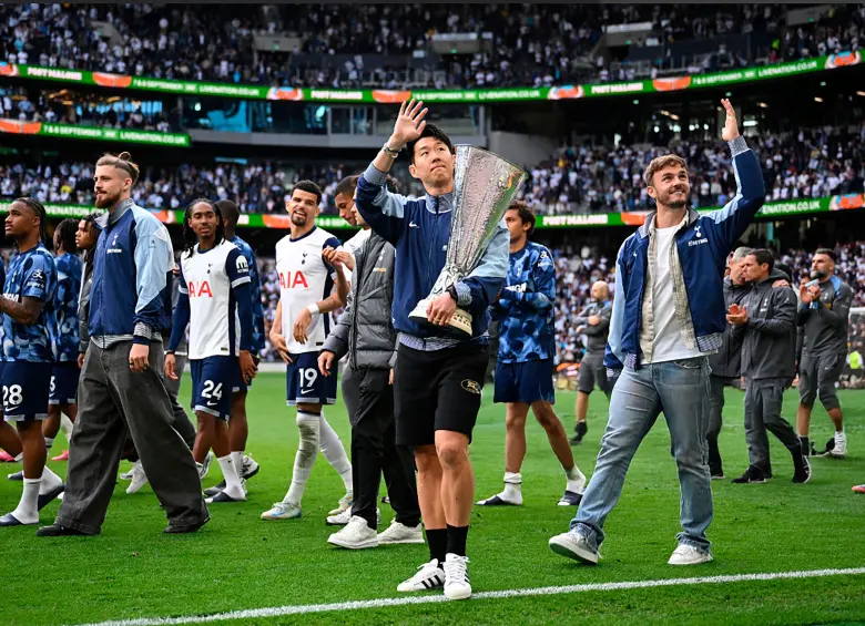 El Tottenham ya merecía un festejo. En este club militó en el pasado Dávison Sánchez. FOTO GETTY