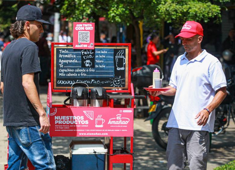 En los carritos de El Amañao hay café de origen y sueños que regresaron de la calle