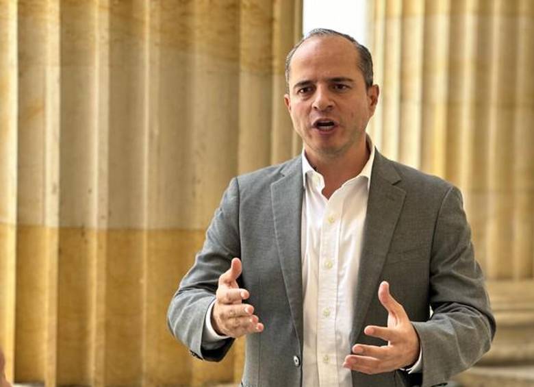 Juan Espinal, vicepresidente de la Cámara de Representantes, hizo un llamado al presidente Petro a la mesura en sus palabras y acatar la ley. Foto: Colprensa. 