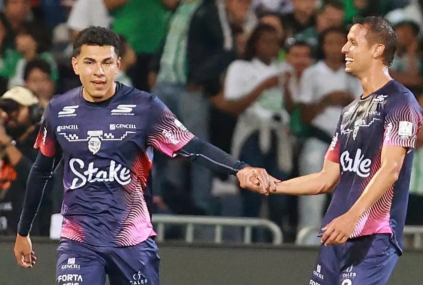 El delantero antioqueño Emilio Aristizábal es uno de los jugadores que suena para regresar al cuadro verde después de su préstamo a Fortaleza de Bogotá. Foto: Manuel Saldarriaga