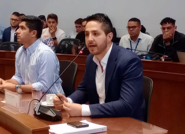 El secretario privado de la Alcaldía, Juan David Duque, durante el debate de moción de censura en el Concejo de Medellín. FOTO: EL COLOMBIANO