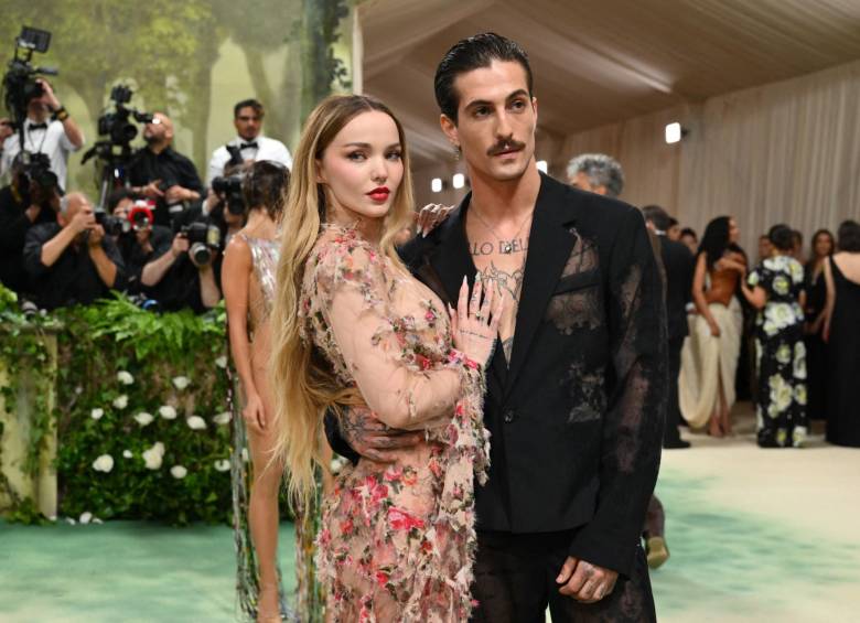 Damiano David y Dove Cameron celebraron su matrimonio en Italia después de más de tres años de relación. FOTO: AFP. 