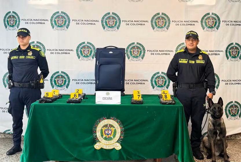 Incautación de droga en el Aeropuerto El Dorado de Bogotá. Foto: cortesía Policía Metropolitana de Bogotá