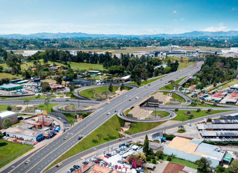 La construcción del puente permitirá una conexión directa entre el Túnel y el aeropuerto José María Córdova, optimizando el flujo vehicular. FOTO Cortesía