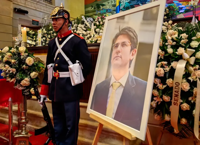 El precandidato presidencial Miguel Uribe, del partido de oposición Centro Democrático, fue abaleado el pasado 7 de junio. Resistió en el hospital hasta el 11 de agosto, cuando se confirmó su deceso. FOTO Colprensa