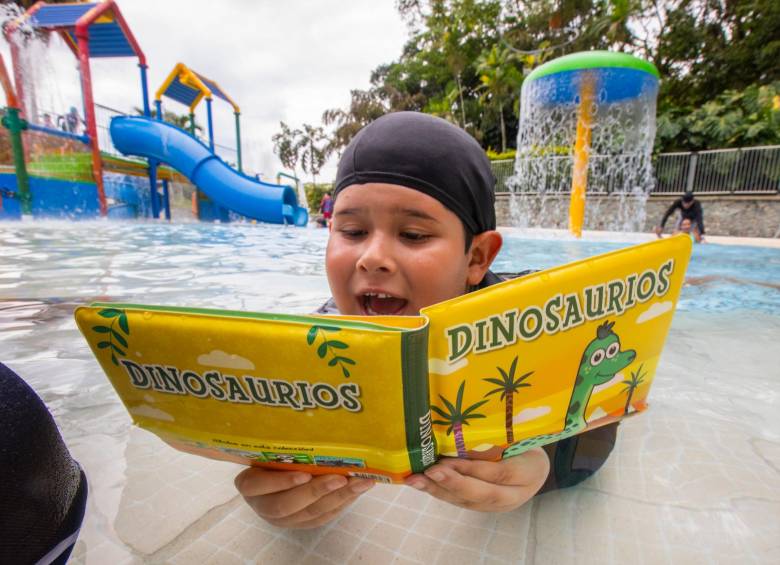 Cada fin de semana, más de 60 personas disfrutan de lecturas en voz alta con cuentos cortos que buscan enseñarles a los niños que la lectura no es aburrida. FOTOS Esneyder Gutiérrez Cardona