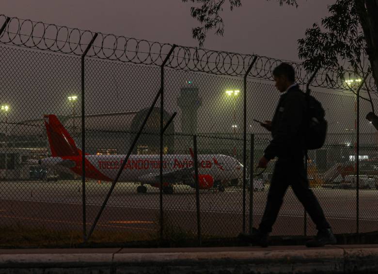 Este viernes se presentaron dificultades para los vuelos por causa de la neblina en el aeropuerto José María Córdova, de Rionegro. FOTO: Manuel Saldarriaga Quintero