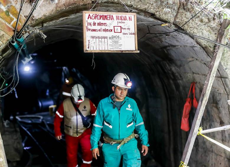 Los equipos de rescate siguen sin encontrar la forma de entrar de manera segura a la mina. FOTO: JAIME PÉREZ