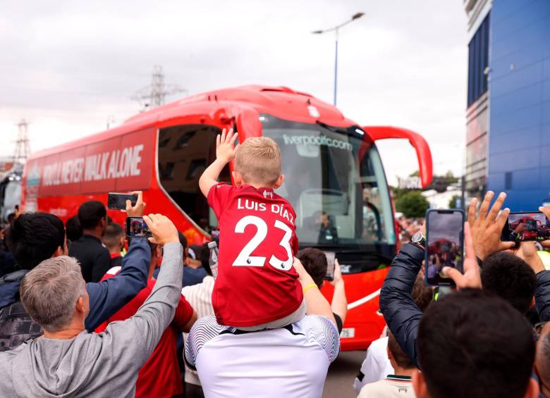 El futbolista colombiano está llamado a ser una de las figuras del equipo inglés durante la temporada 2022/23. FOTO: TOMADA DEL TWITTER DE @LFC