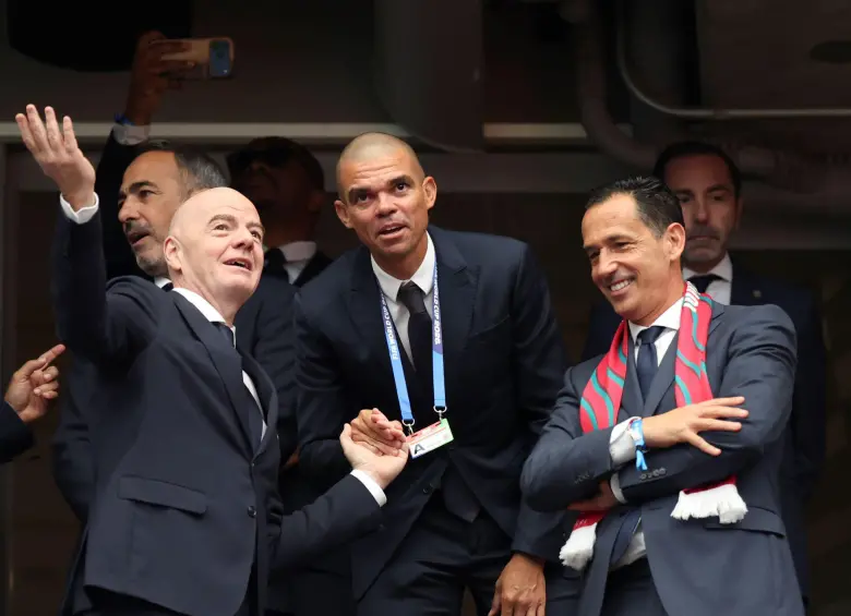 El presidente de la Fifa, Gianni Infantino, constantemente es captado por las pantallas de los estadios, sorprendiendo por estar en casi todos los encuentros. Foto: Xinhua