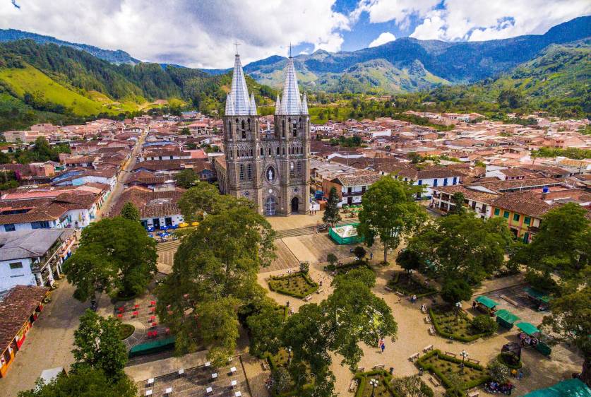 Sector turístico busca conquistar a los informales