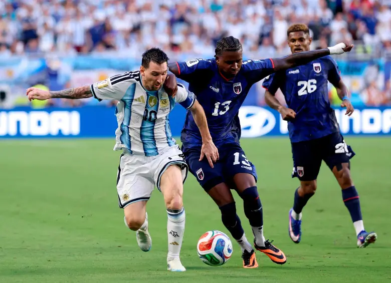 Lionel Messi anotó el primer tanto del juego: llegó a 7 festejos en el Mundial de Norteamérica. FOTO getty