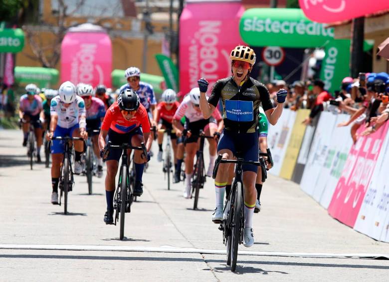 Diana Peñuela ganó la Vuelta a Colombia en 2022, año en el que además se impuso en cuatro etapas. FOTO: Cortesía Fedeciclismo