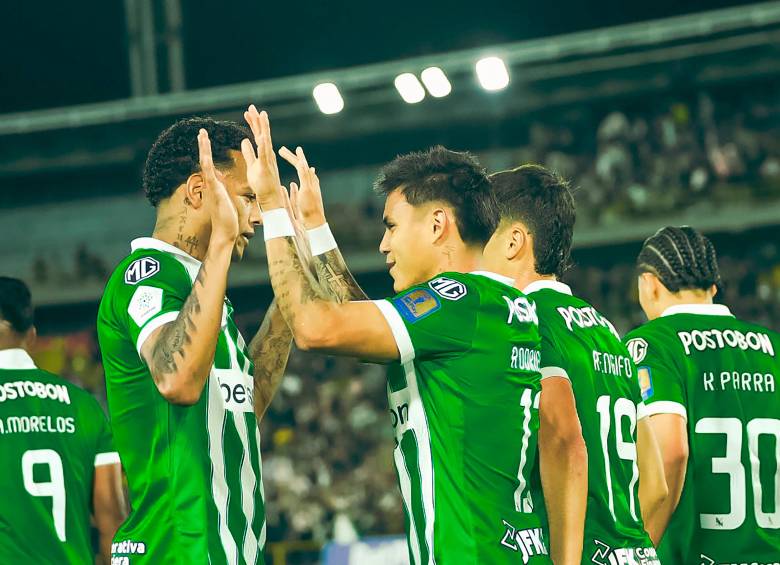 El futbolista Nicolás Rodríguez anotó el primer gol del partido en el estadio El Campín. El futbolista, nacido en San José del Guaviare hace 22 años fue una de las figuras del elenco paisa en Bogotá. FOTO @nacionaloficial