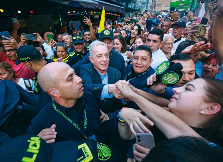 El expresidente Álvaro Uribe también sería clave dentro de los movimientos de Creemos de cara a los comicios regionales de octubre de 2027. FOTO: MANUEL SALDARRIAGA