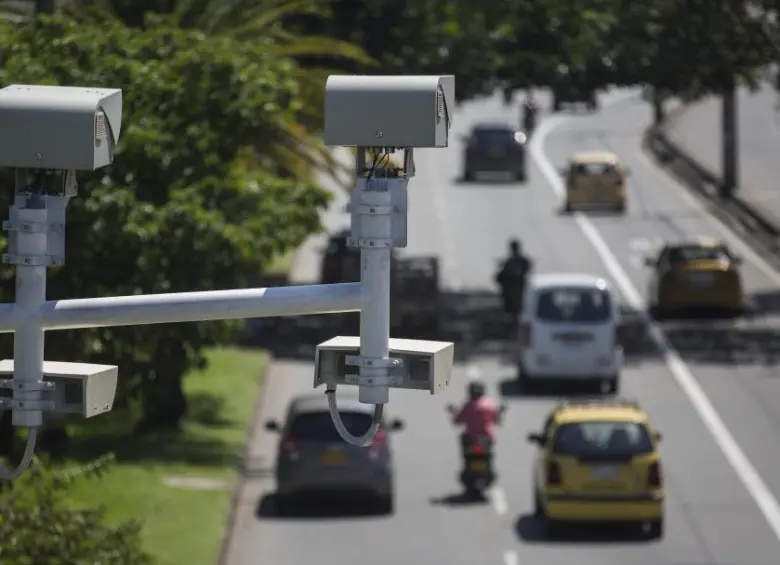 Imagen de referencia de cámaras de fotomultas en el Valle de Aburrá. FOTO Manuel Saldarriaga Quintero.