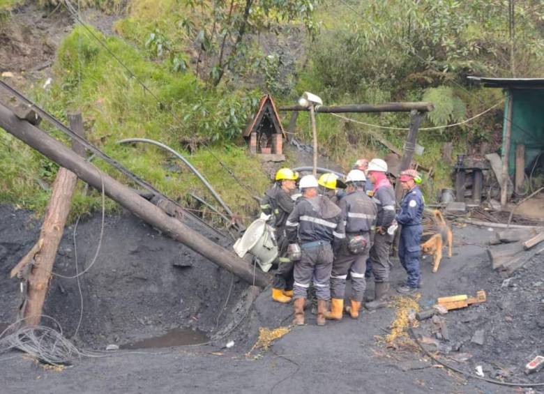 En la vereda El Empalizado del municipio de Zipaquirá, tres mineros quedaron atrapados en una mina de carbón ilegal. FOTO: GOBERNACIÓN CUNDINAMARCA