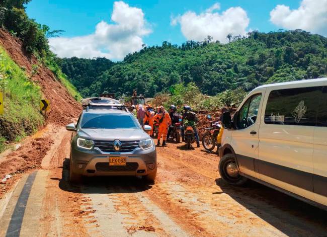 Invías Habilitó Paso A Un Carril En La Vía Medellín Quibdó En El Sitio De La Tragedia 4938