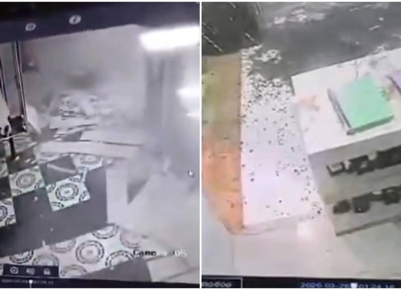 En medio del ataque, dos empleadas del hotel que se encontraban al lado de la puerta se salvaron de ser impactadas por el explosivo. FOTO: Captura de video de redes sociales @luchovoltios y @EltrinoCo