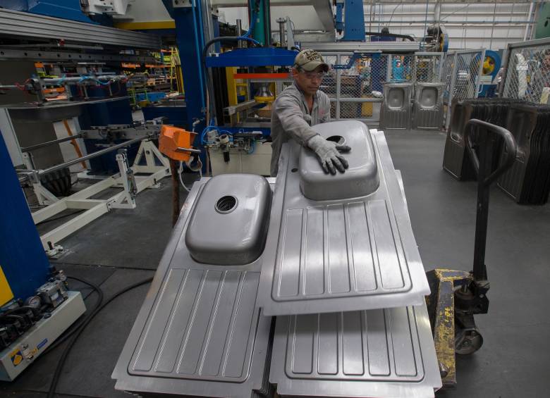 La industria latinoamericana del acero ve con preocupación la posibilidad de una baja o eliminación del arancel a las importaciones de acero en Colombia. FOTO archivo