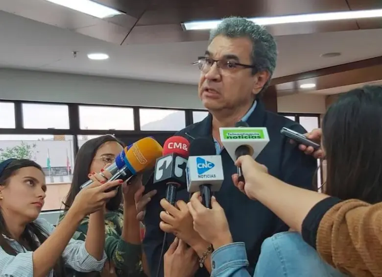 Héctor Iván García lleva más de medio siglo dentro de la Universidad de Antioquia, donde se formó y ha sido docente. FOTO: Cortesía emisora UDEA 