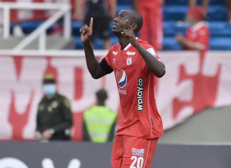 Adrián Ramos es el capitán del América de Cali y quien regresó de un retiro del club para sacar de la crisis al cuadro escarlata. Foto: Colprensa