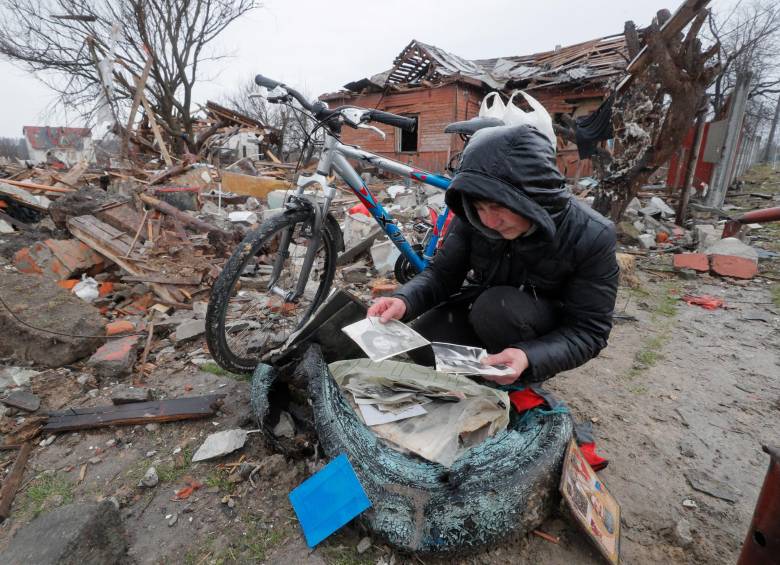 Miles de personas buscan salir de Ucrania tras las consecuencias que han traido los ataques con explosivos. FOTO EFE