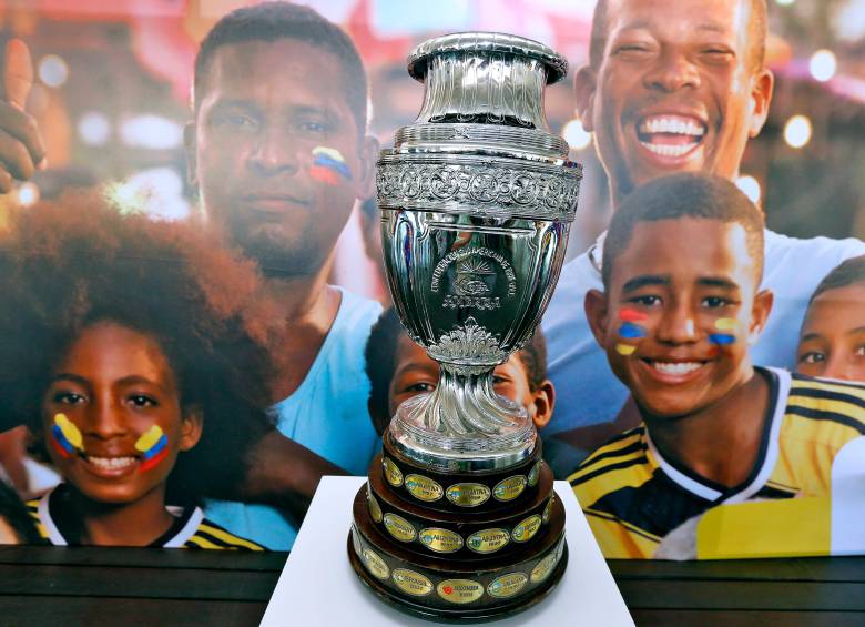El trofeo de la Copa América. FOTO JUAN ANTONIO SÁNCHEZ