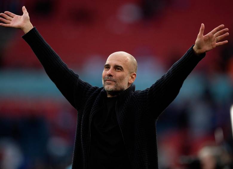 Con la Premier League que el Manchester City levantó el domingo, el entrenador se mantiene como el segundo que más títulos ganó en la historia del fútbol, con 38, solo detrás de Sir Alex Ferguson (49). FOTO Getty