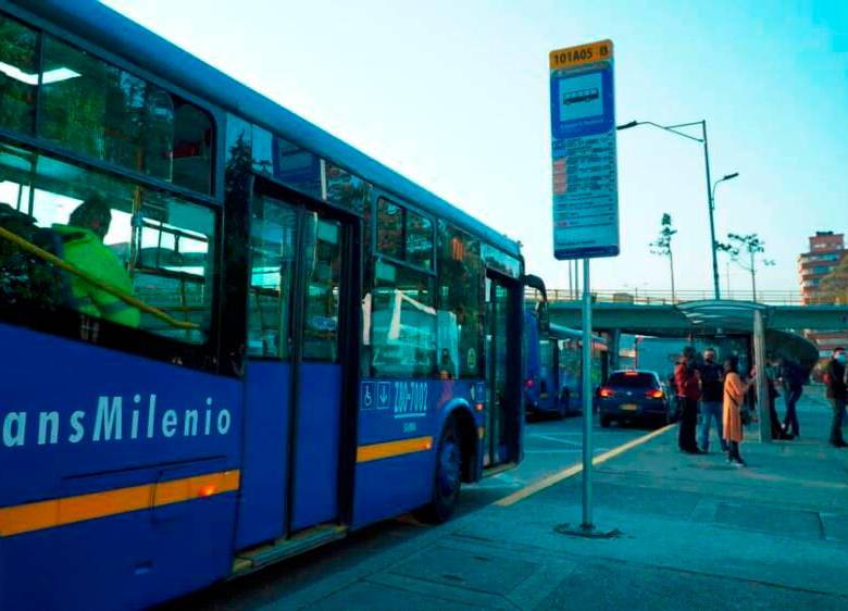 Colectivos feministas y de derechos humanos han denucniado que el sistema de transporte de Bogotá no es un lugar seguro para las mujeres. FOTO: Colprensa. 