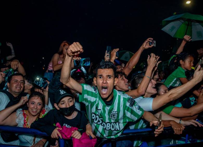 ¡Toda una fiesta! Así fue el recibimiento de los hinchas de Nacional en Ibagué antes de la final